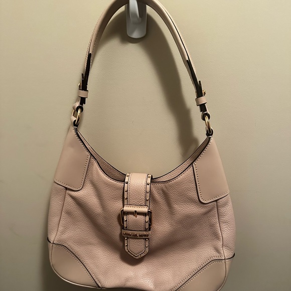 MICHAEL Michael Kors Handbags - EUC! Michael Kors Lilian Hobo!